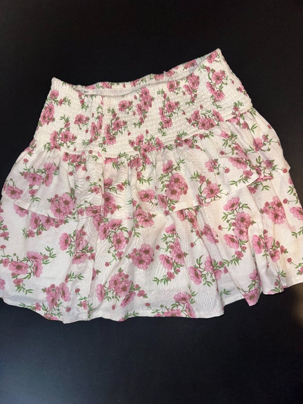 Beautiful Floral skirt Never worn Large size
